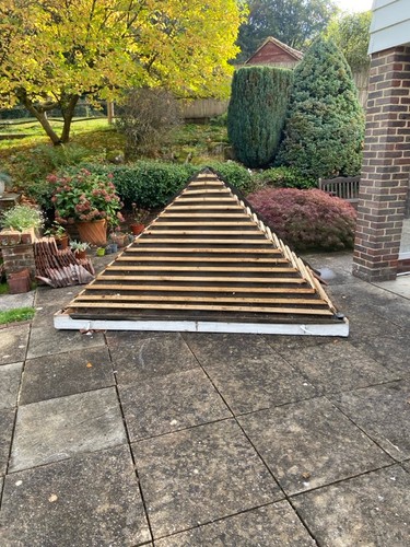 Porch bay roof - porch/,